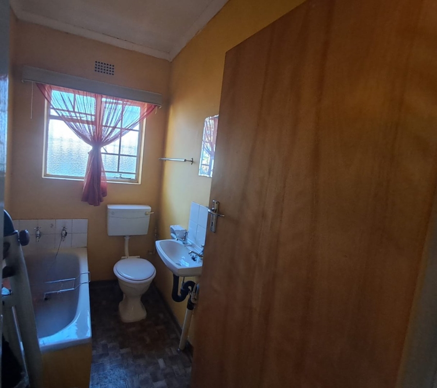 5 Bedroom Property for Sale in Vaalpark Free State